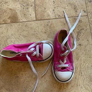 Girls Converse Size 9